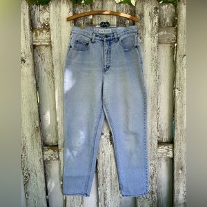 VINTAGE 90s Sky Blue Acid Washed Denim Tapered Leg Mom Jeans